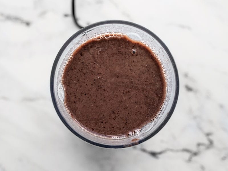 Haricots noirs en purée au mélangeur