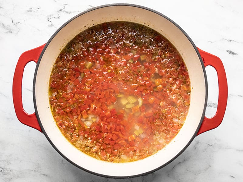 Soupe mijotée au poulet et citron vert