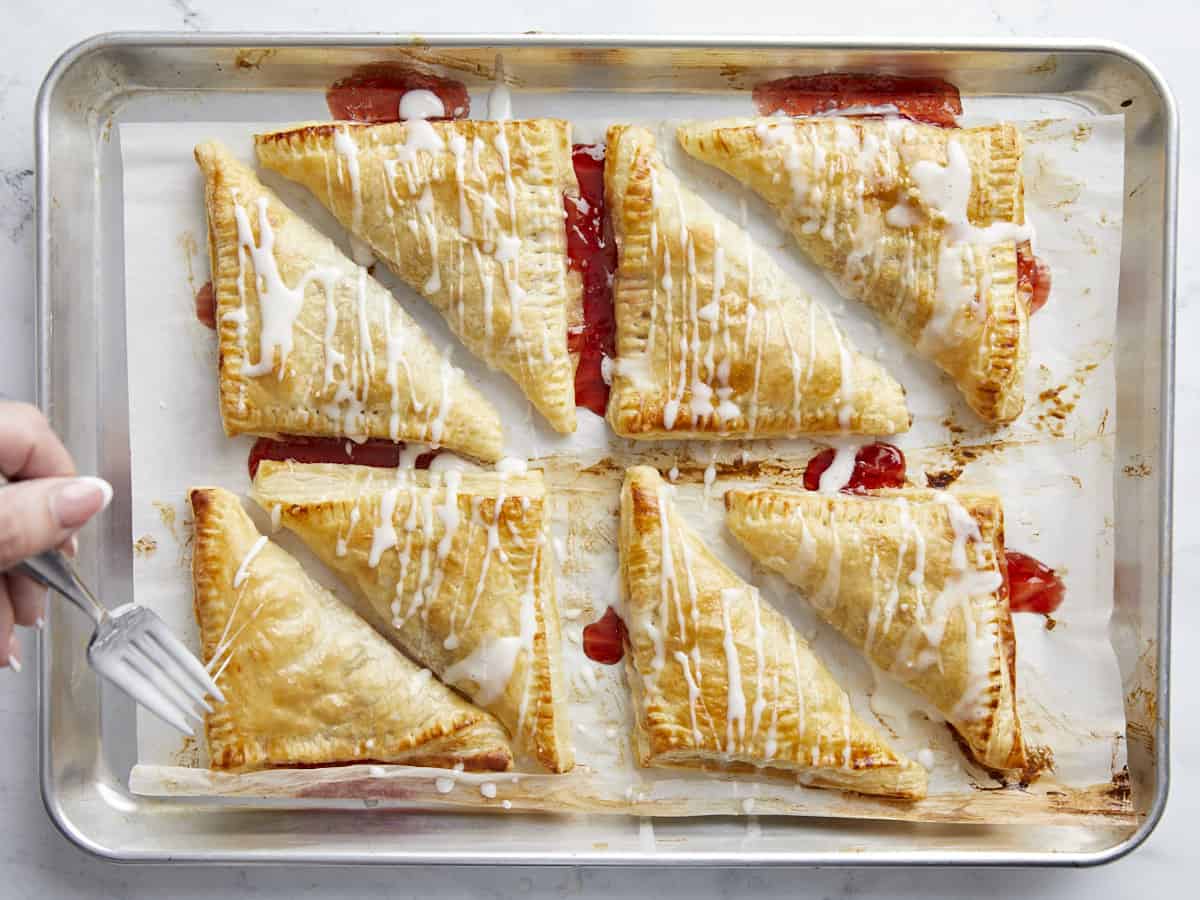Pâtes feuilletées glacées.