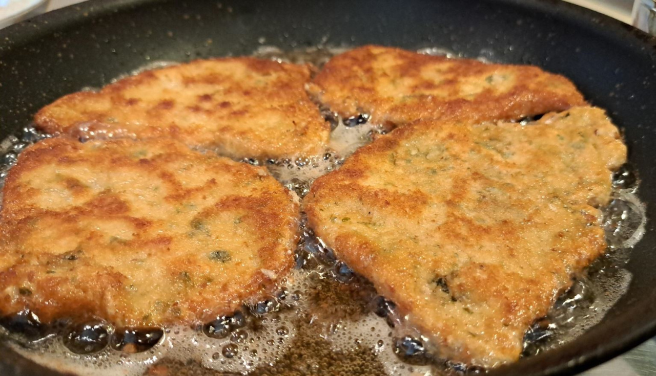 Vous voyez ces points sur les côtelettes de porc ?  Grâce à eux, tout le monde aura un coup de main