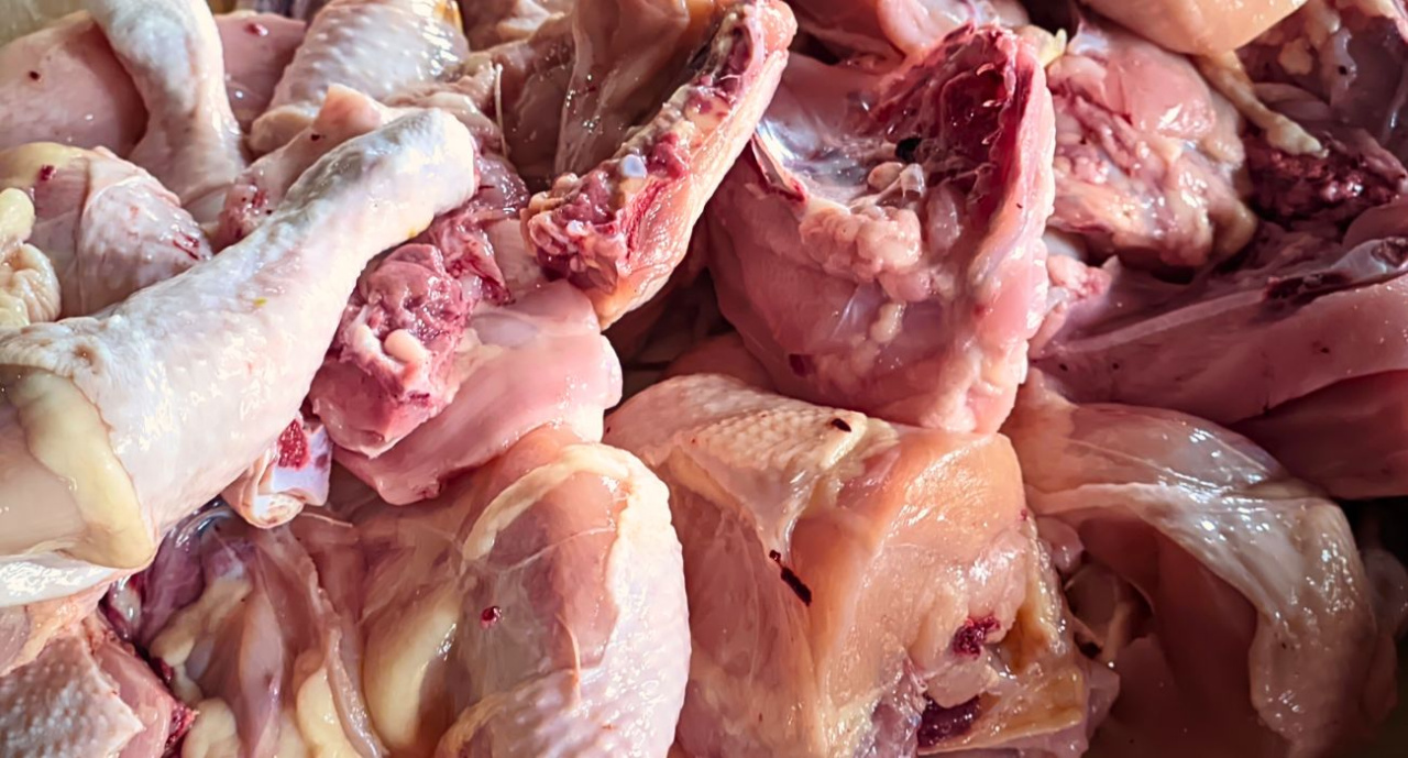 On mange du porc avec délectation, mais il vaut mieux éviter la volaille.  Tu comprendras quand tu connaîtras la raison
