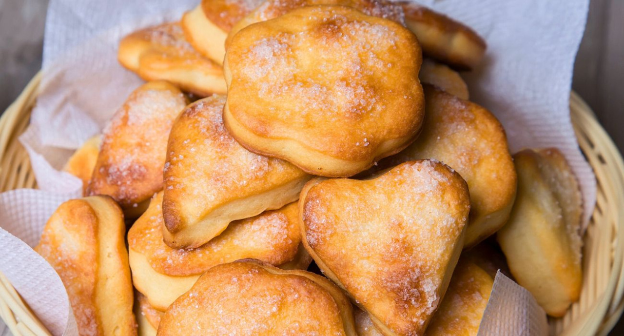 Je fais des biscuits au kéfir en quelques minutes.  Ils poussent comme des pelotes d'épingles
