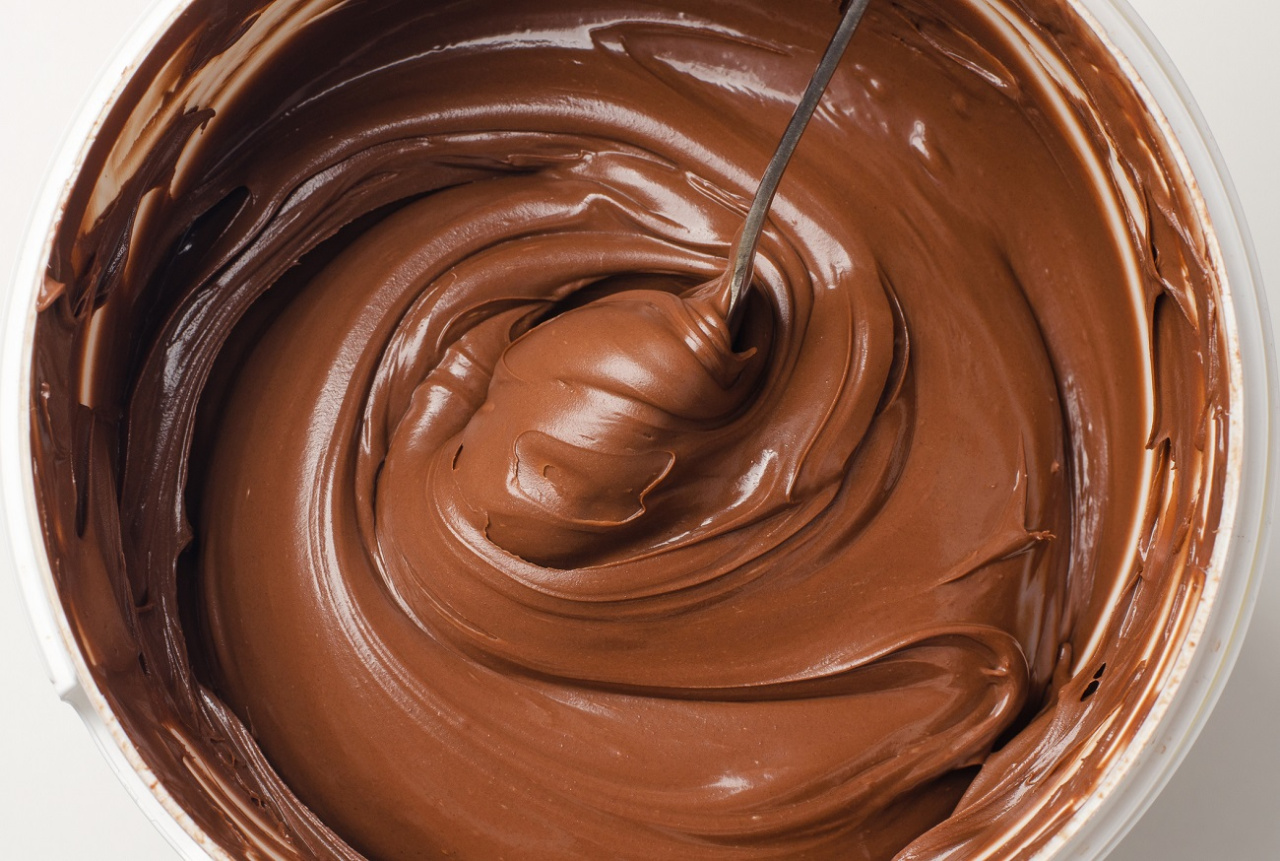 Je n'achète plus de crème au chocolat trop sucrée. Je le rends 10 fois meilleur avec de vraies noix