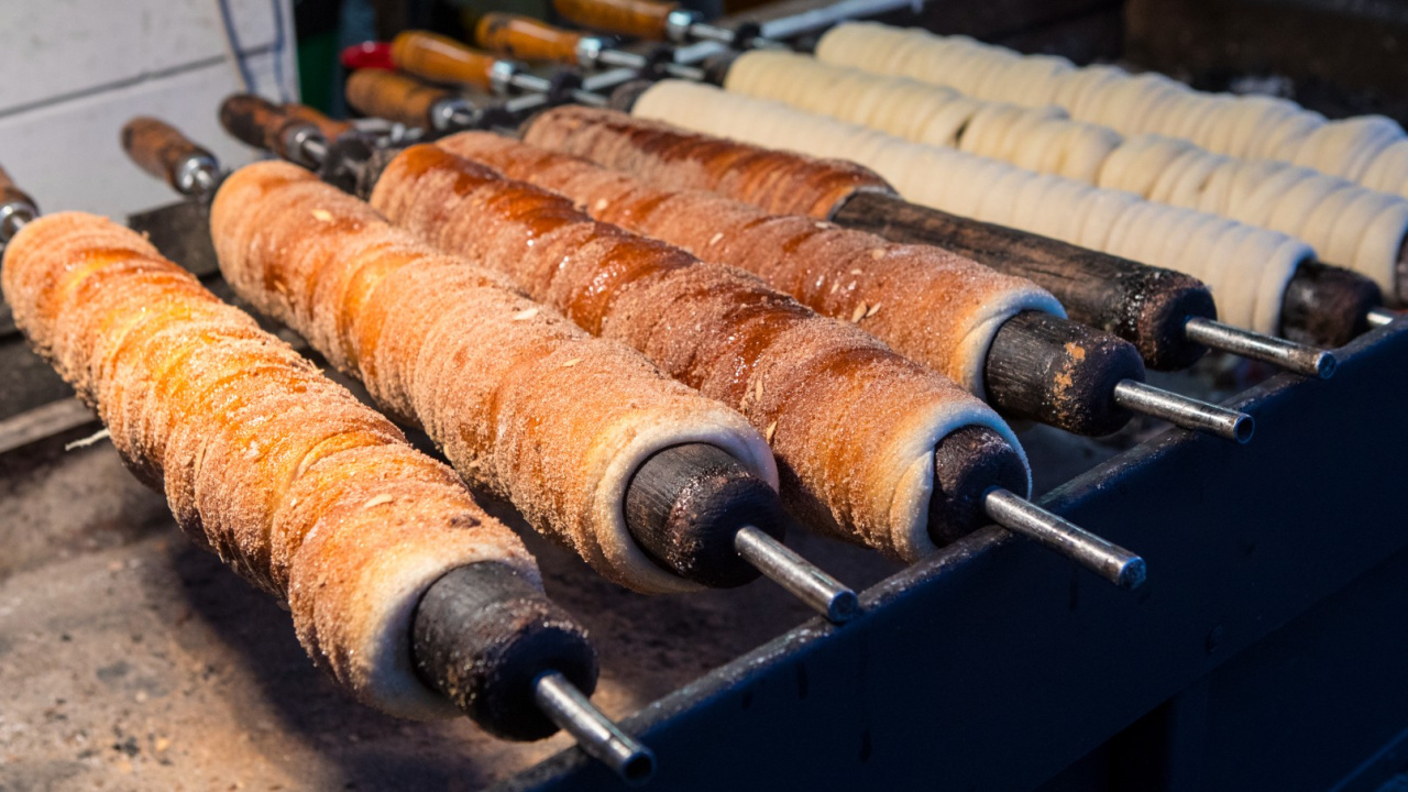 Ce n'est pas une tradition polonaise, mais les Polonais achètent ces produits de boulangerie depuis des années. Il tente rien que par son parfum