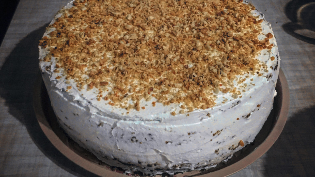 Je réalise de la pâte brisée sans cuisson différente. Je le superpose avec du pudding et j'ai un gâteau rapide