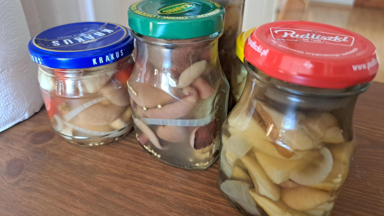 Quelle quantité de vinaigre pour les champignons marinés ? Cela n'a pas d'importance. Ils seront gaspillés si vous ne vous occupez pas d'autre chose