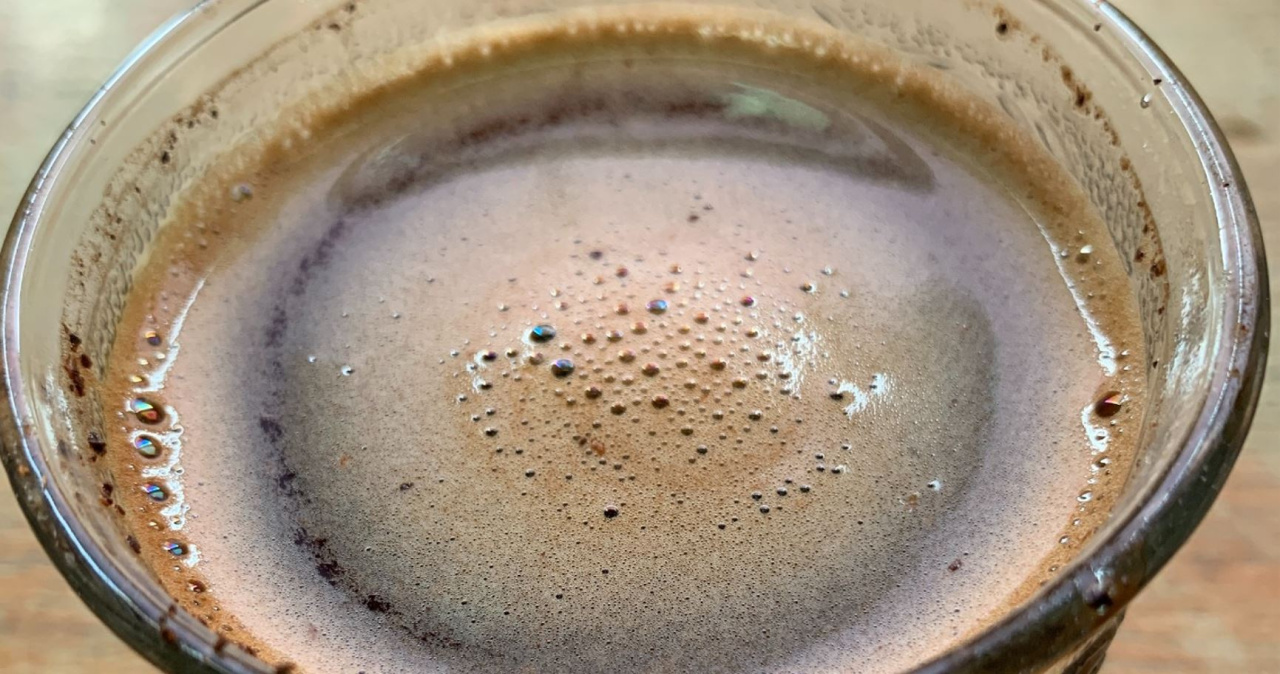 Café cuit au romarin. Plus facile à digérer et plus aromatique que le crachat ordinaire