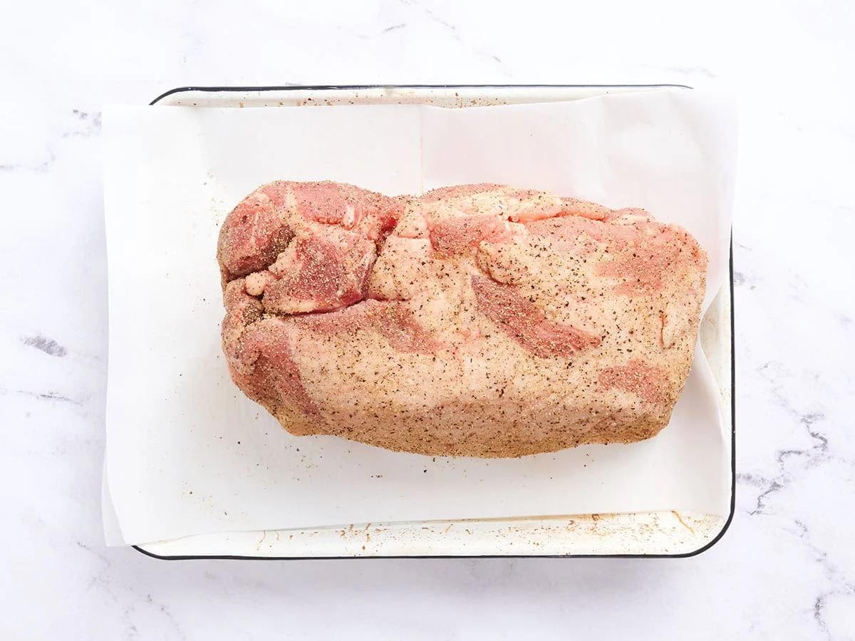 Crosse de porc assaisonnée.