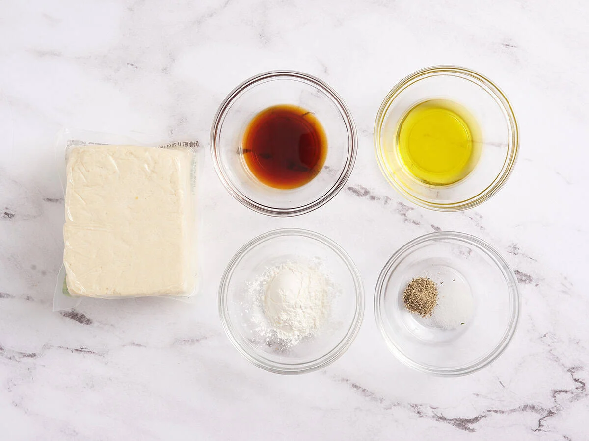 Les ingrédients du tofu cuit au four.