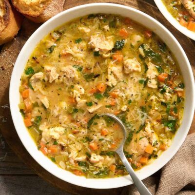 Bol de bouillon de poulet