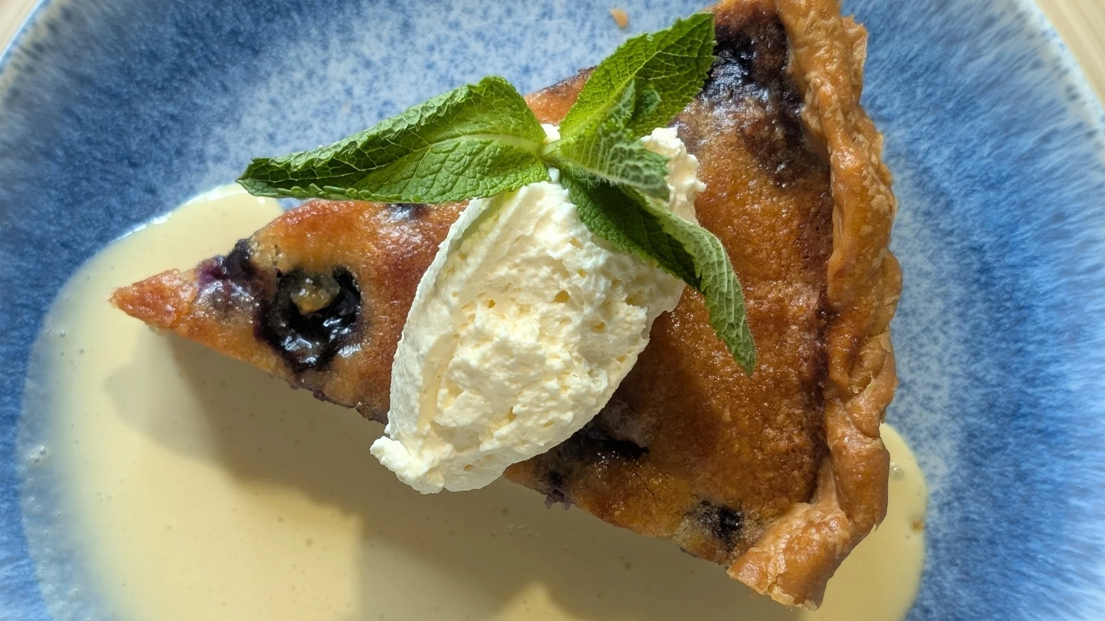 La tarte classique aux myrtilles et aux amandes d'Alex Petit