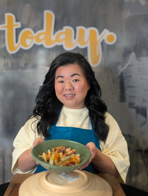 Aoife Cheung avec plat