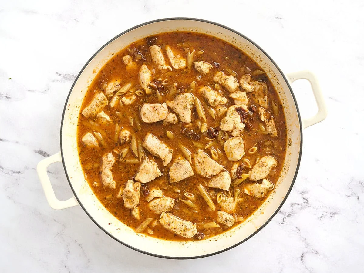 Épouse-moi des pâtes au poulet avant de les cuisiner.