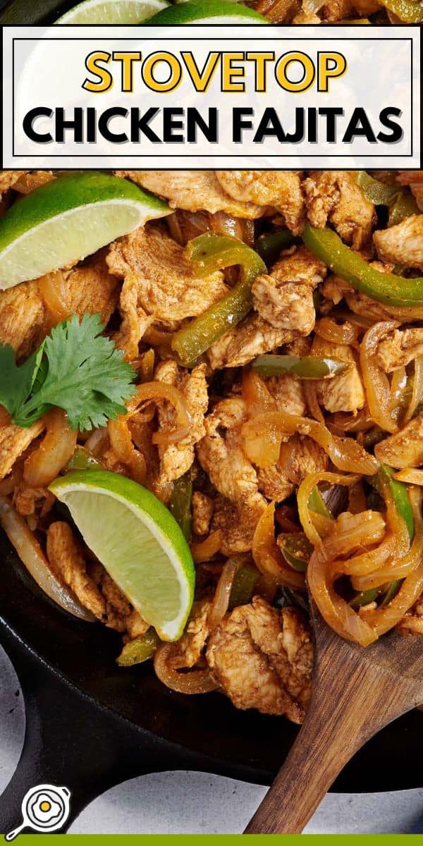 image d'épingle de fajitas au poulet sur la cuisinière