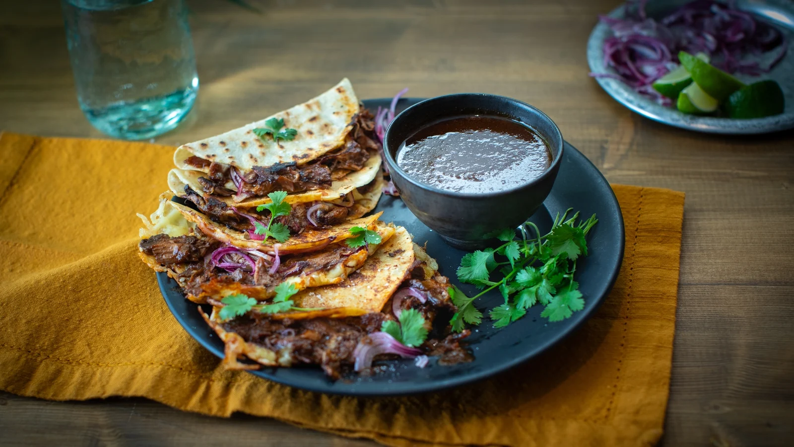 Tacos birria au jarret d'agneau de Mark Moriarty