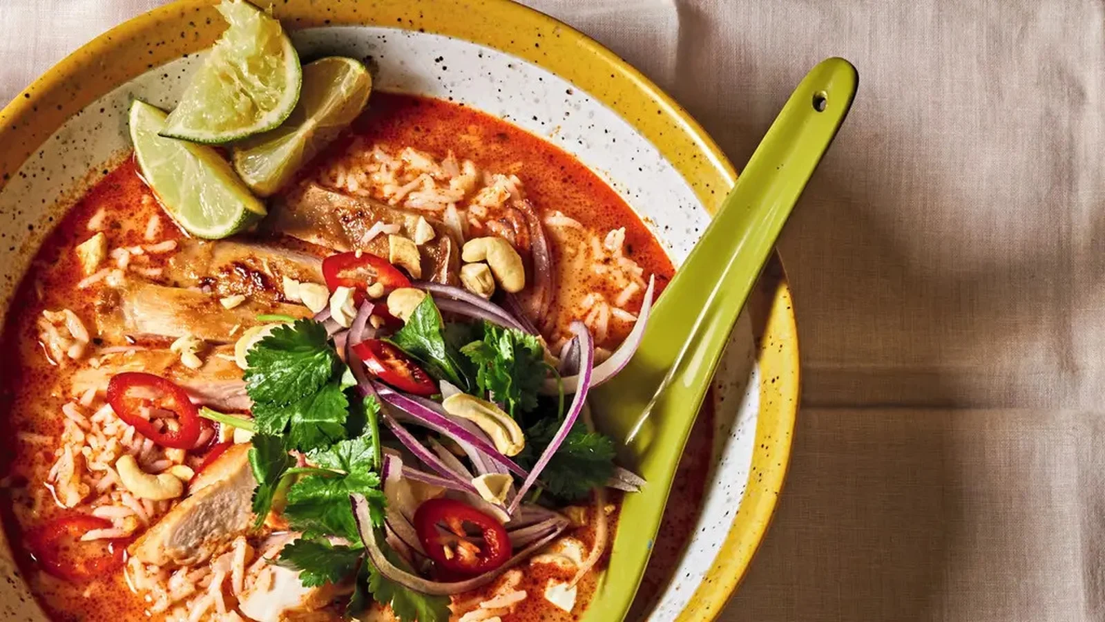 Bouillon de poulet thaï et riz d'Emma Petersen