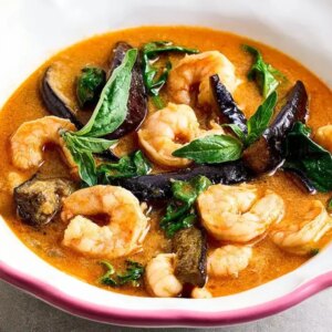 Curry rouge thaï aux crevettes de Joe Wicks