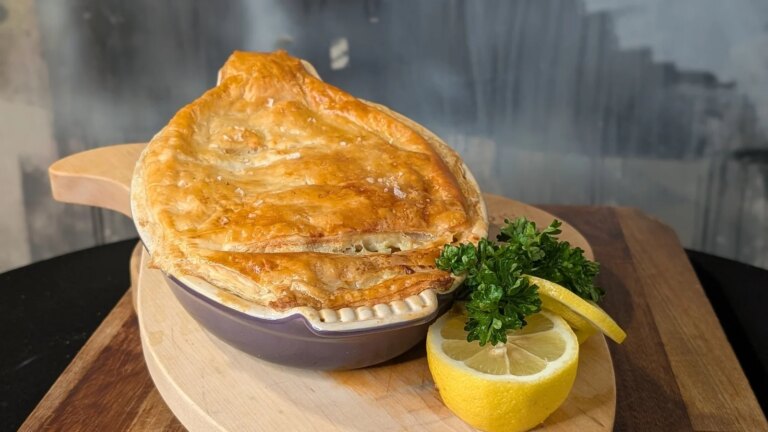 Tarte au saumon, poireaux et estragon de Trisha Lewis : Aujourd'hui