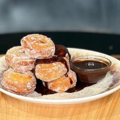 Les mini beignets à la cannelle et sauce chocolat de Mags Roche : Aujourd'hui