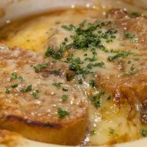 Soupe à l'oignon gratinée de Wade Murphy : aujourd'hui