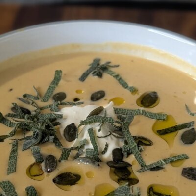 Soupe de potiron et de panais rôtis aux épices de Wade Murphy