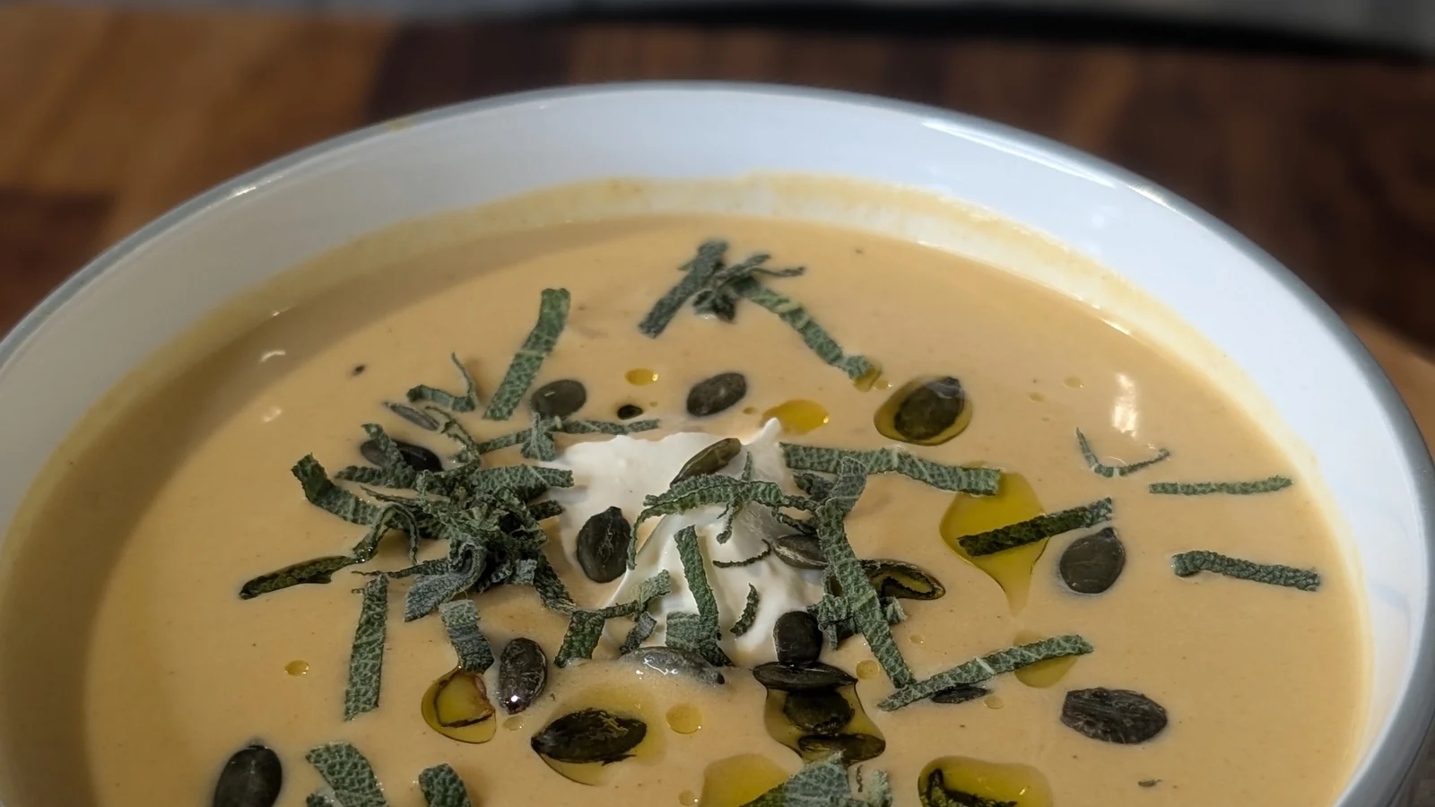 Soupe de potiron et de panais rôtis aux épices de Wade Murphy