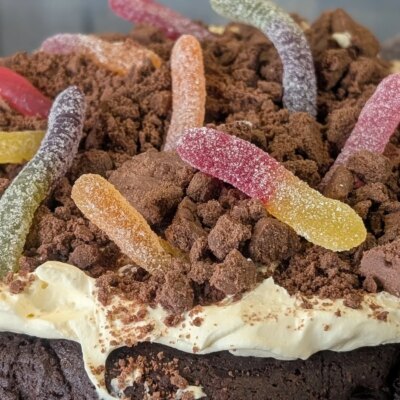 Gâteau à la terre et aux vers de Lilly Higgins : aujourd'hui