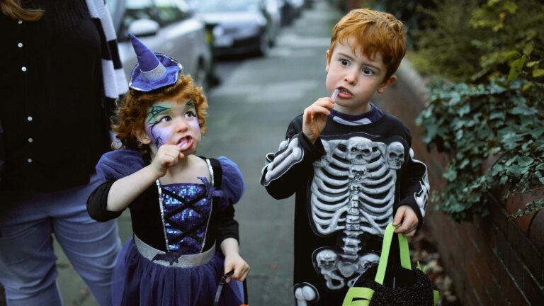 Comment gérer Halloween si vos enfants ont des problèmes alimentaires