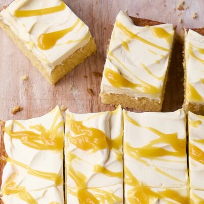 Plateau de cuisson au citron et aux fruits de la passion de Mary Berry